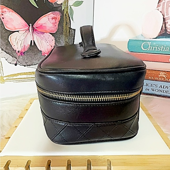 Chanel Vanity Bag Black Leather include dust bag - Picture 4 of 12
